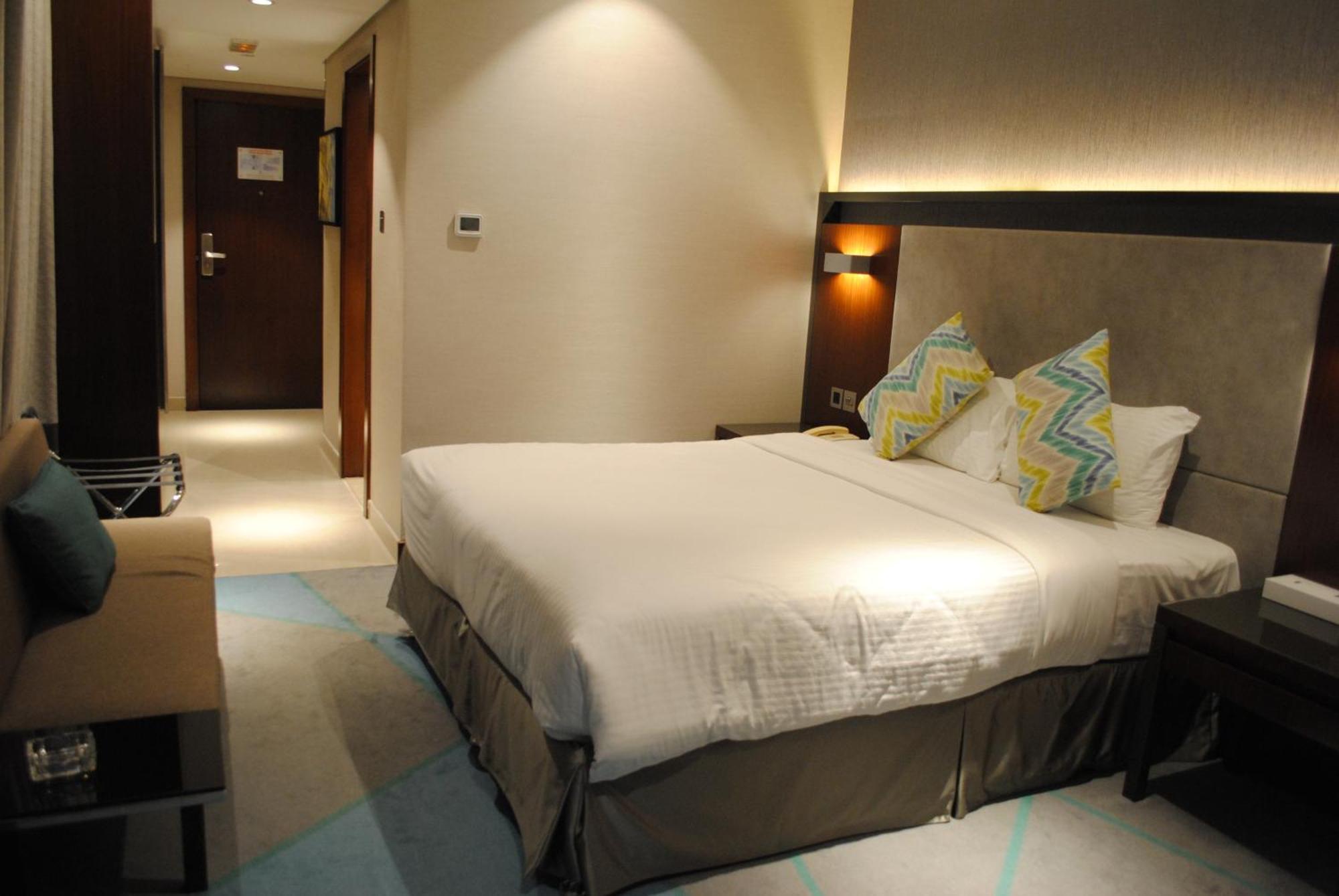 Versailles By Vieras Hotel Dubai Dış mekan fotoğraf