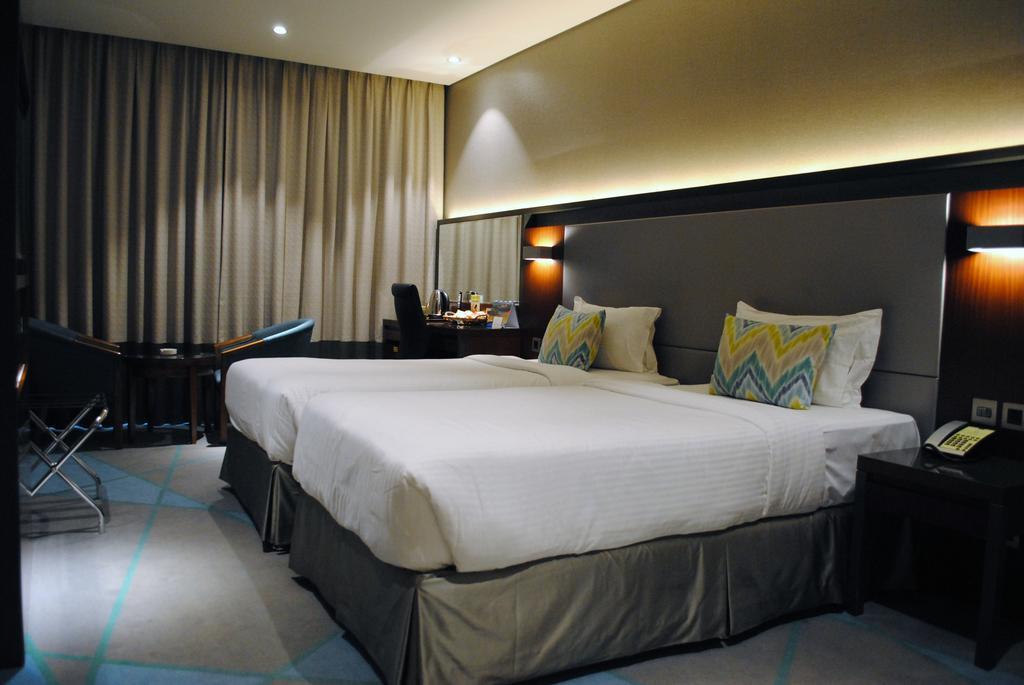 Versailles By Vieras Hotel Dubai Dış mekan fotoğraf