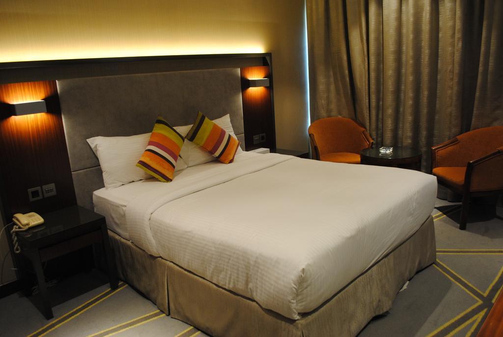 Versailles By Vieras Hotel Dubai Dış mekan fotoğraf
