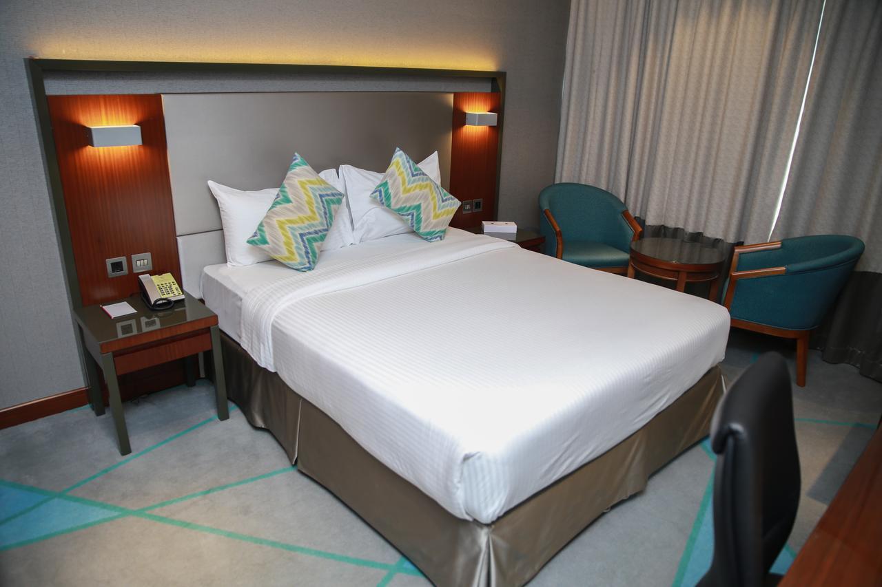 Versailles By Vieras Hotel Dubai Dış mekan fotoğraf